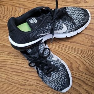 Nike Air Max size 8 - MAKE OFFER